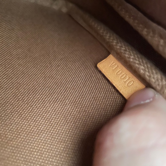 Louis vuitton pochette accessories with strap!SOLD - Picture 3 of 13